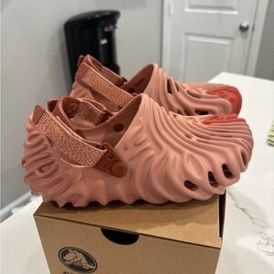 CROCS salehebembury xthepollexclog Pale Blush Size W8/M6